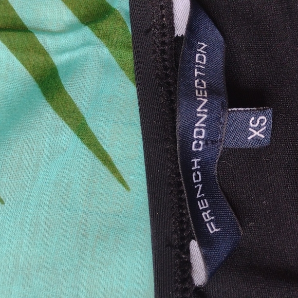 🌸FRENCH CONNECTION BANDEAU BIKINI - Picture 5 of 7